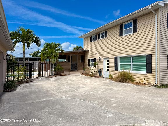 4th image of 215 Bonita Dr