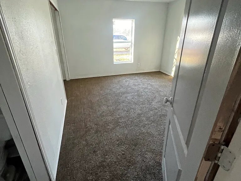 3102 Jacqueline Rd — Photo 2