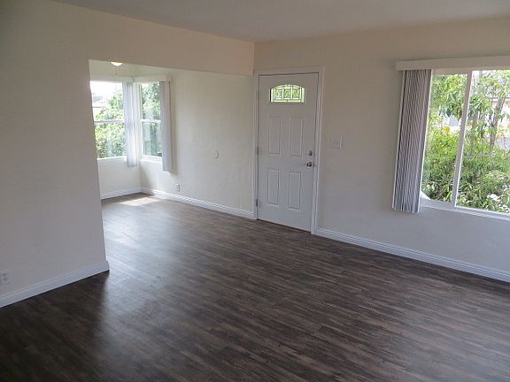 5th image of 1157-63 Hornblend St #1163