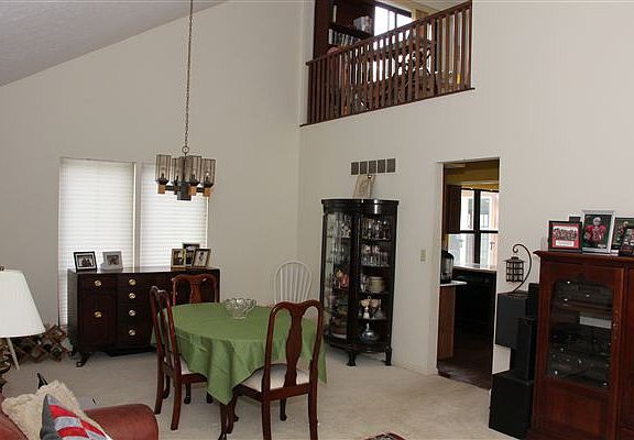 4901 Orland Rd Dining 2