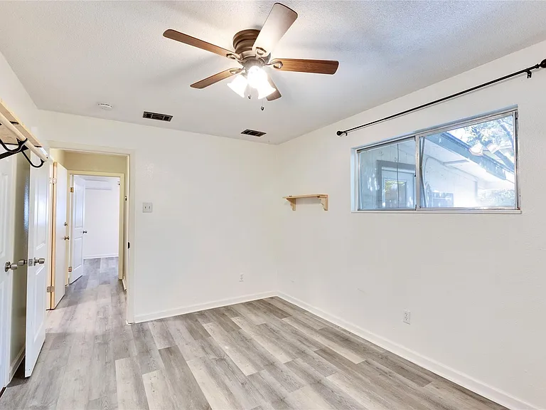 16213 Monks Mountain Dr — Photo 28