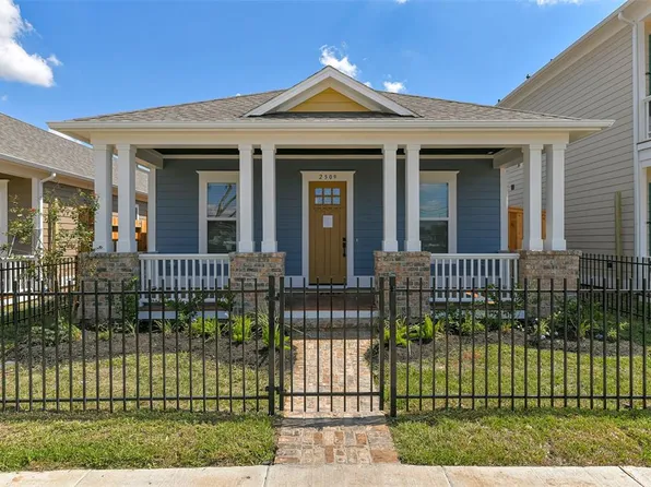2509 S Houston Avenue, Pearland, TX 77581