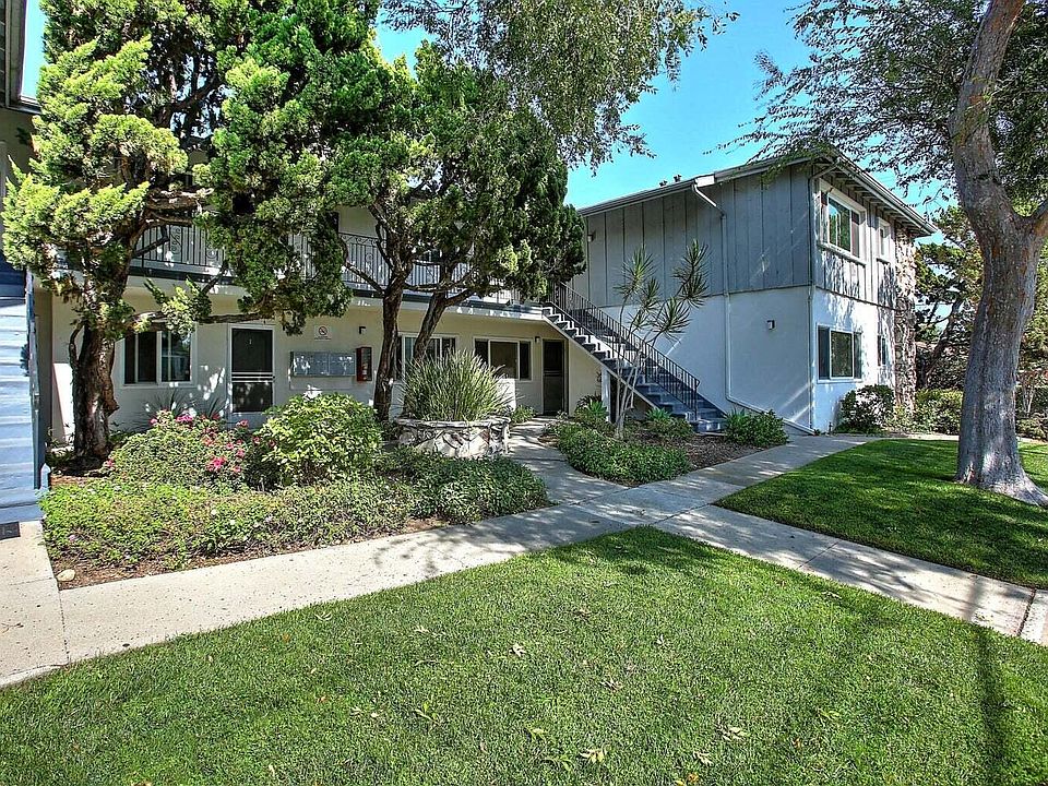 1st image of 1610 De La Vina St #7
