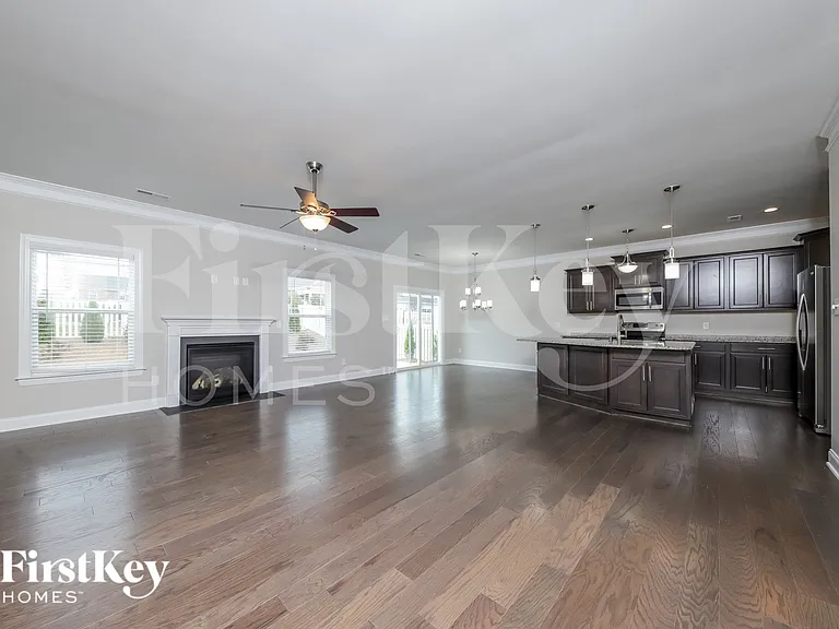 115 Glenmoor Ave — Photo 2