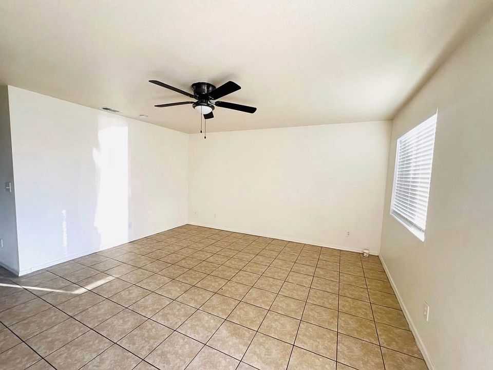 1st image of 3150 Arapaho Dr APT B