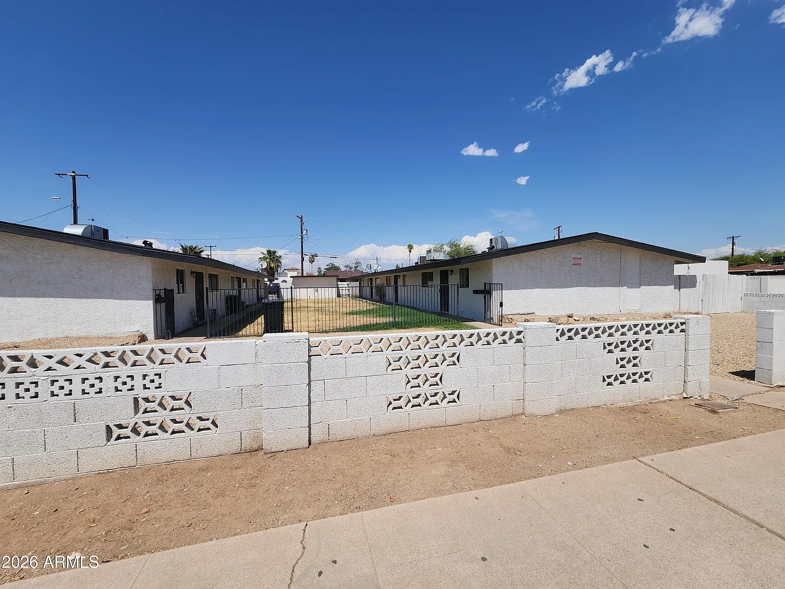 2 bed, 1.0 bath, 900 sqft, $1,095 — Photo 1