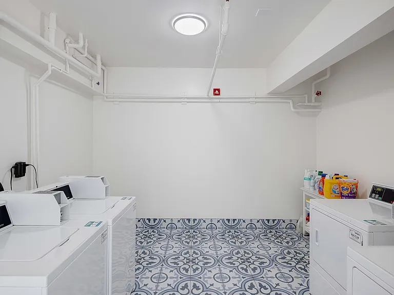 1895 Jefferson St #306 — Photo 6