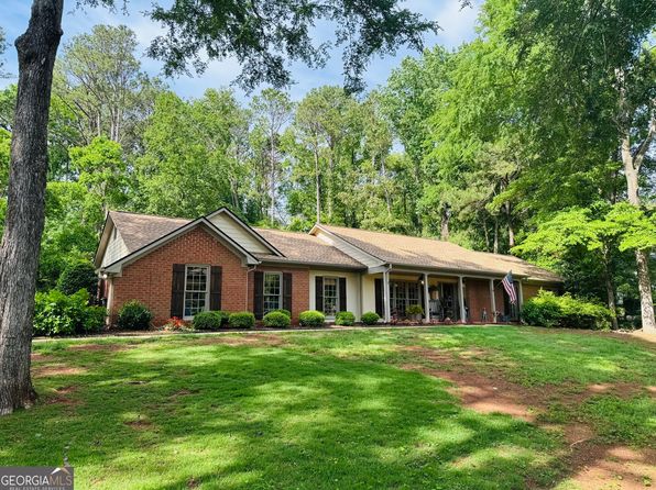 103 Powers Ct, Lagrange, GA 30240