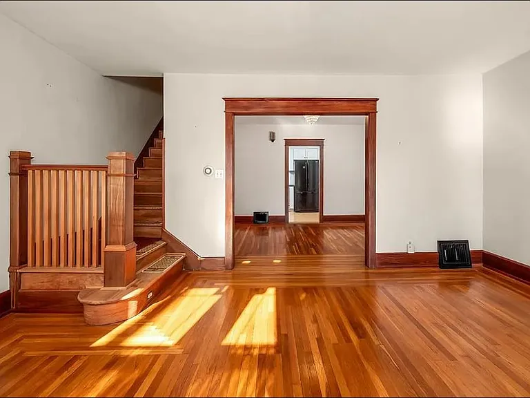 145 W Brookdale St — Photo 7