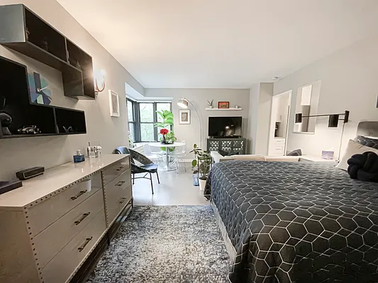 Rented by Level Group | media 15