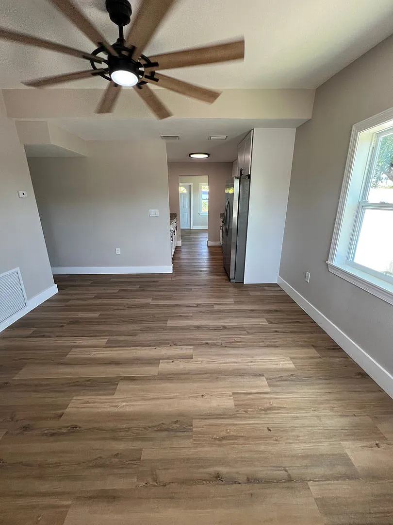 Totally updated !! All new interior. Bright and shiny — Photo 3