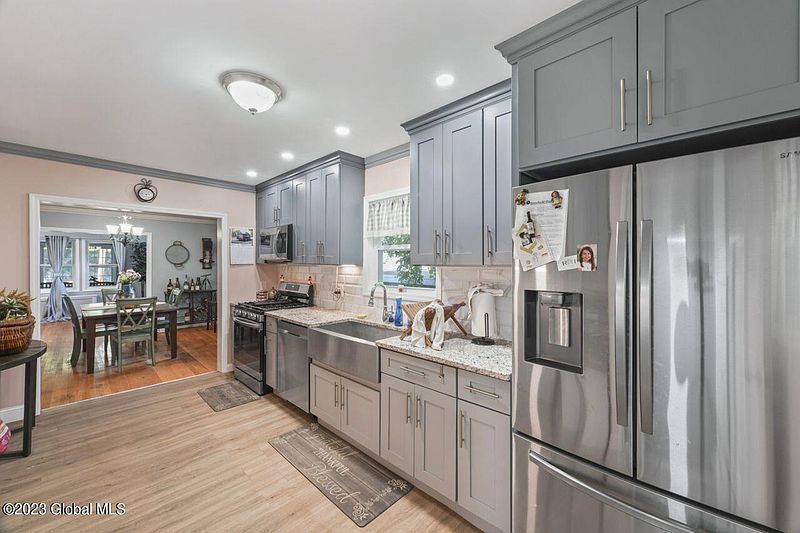 3rd image of 2808 Campbell Avenue