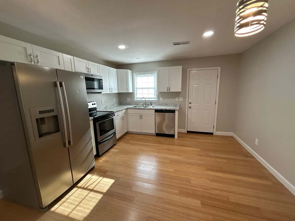 Building Photo - 799 Rushmeade Dr #L
