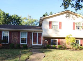 2616 Aintree Way, Saint Regis Park, KY 40220