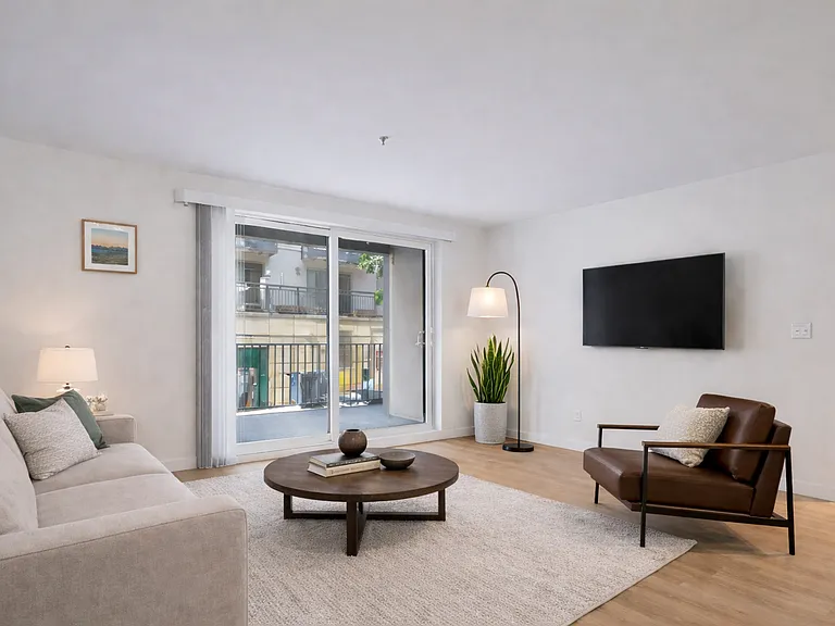 Ainsley Apartments in U District — Photo 15
