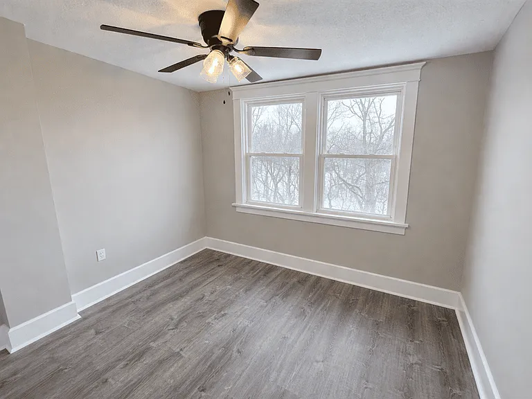 2550 Montana Ave — Photo 16