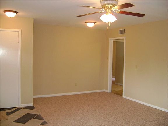 4th image of 2308 S 33rd St