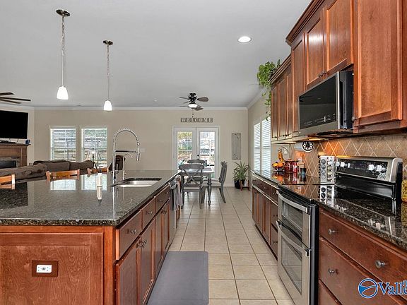 3rd image of 7406 S Catawba Cir NW