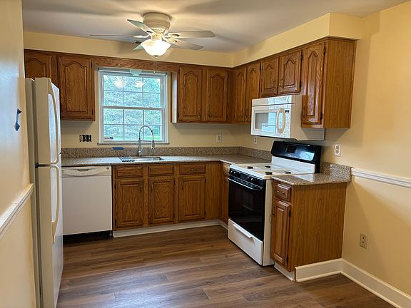 5th image of 32C Chestnut Ct #C