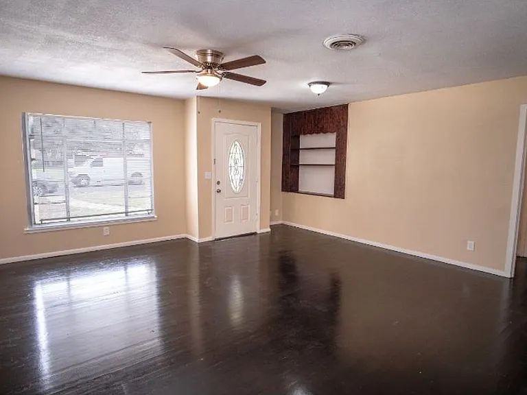 406 Como St — Photo 4