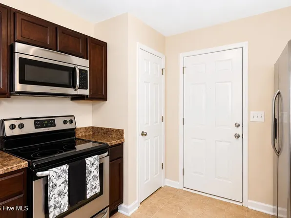407 Hidden Oaks Drive, Jacksonville, NC 28546