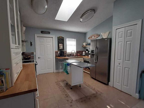5th image of 1924 SE Esterbrook St