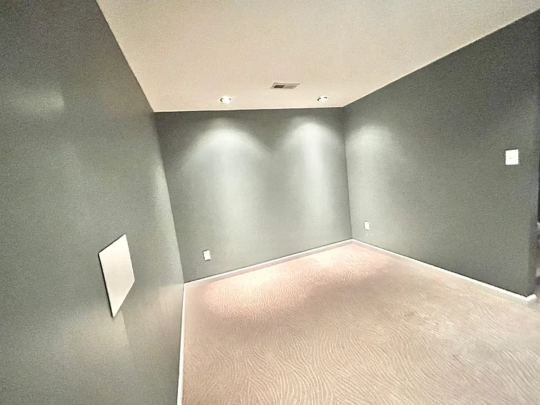 1077 Tudor Dr — Photo 23