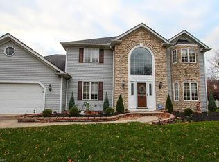 6226 Pebblebrook Ln, North Olmsted, OH 44070
