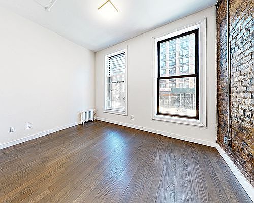 5th image of 1611 2nd Ave #11