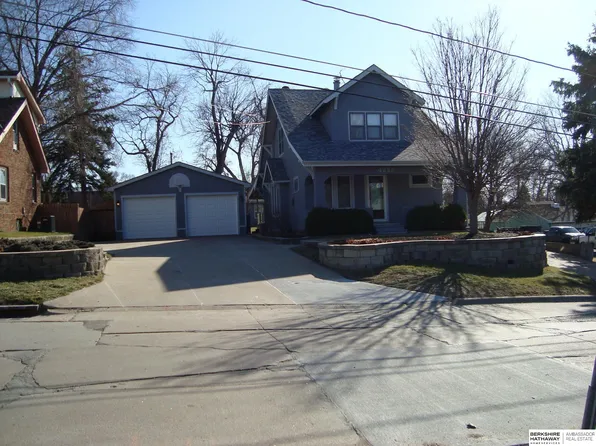 4225 J St, Omaha, NE 68107