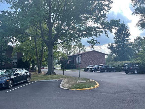 3rd image of 206 Park Terrace Ct SE APT 35