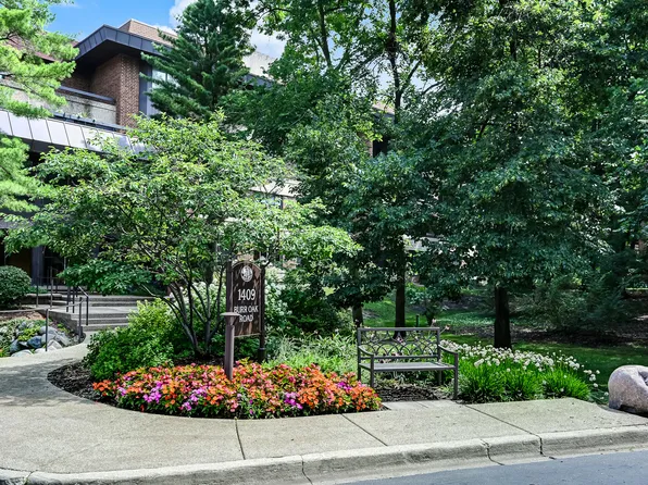 1409 Burr Oak Rd APT 414A, Hinsdale, IL 60521