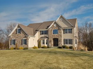 8 Corsalo Rd, Lambertville, NJ 08530