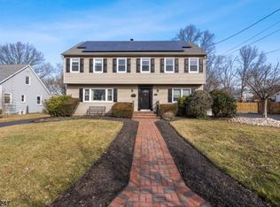 27 Steele Ave, Somerville, NJ 08876