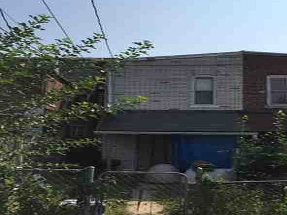 4th image of 534 N Law St