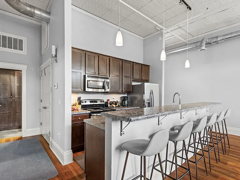 116 S Broadway St — Photo 15