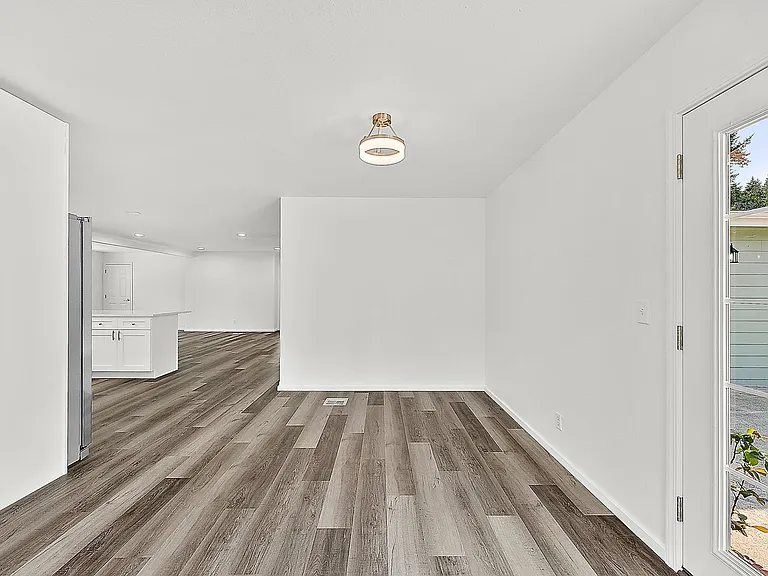 7182 N Van Decar Rd SE — Photo 7