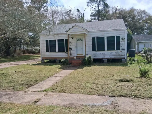 2852 58th St, Port Arthur, TX 77640