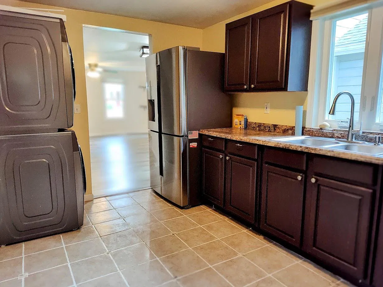 2 bed, 1100 sqft, $2,000 — Photo 2