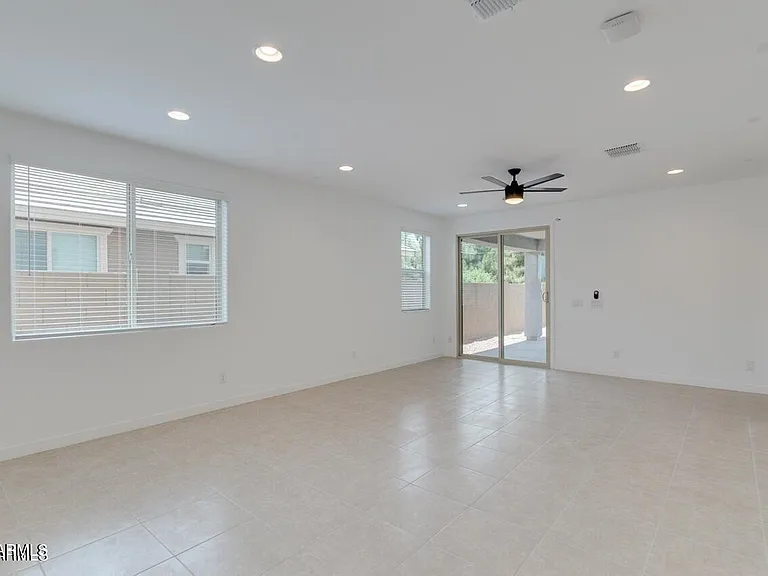 3808 S 65th Ave — Photo 13