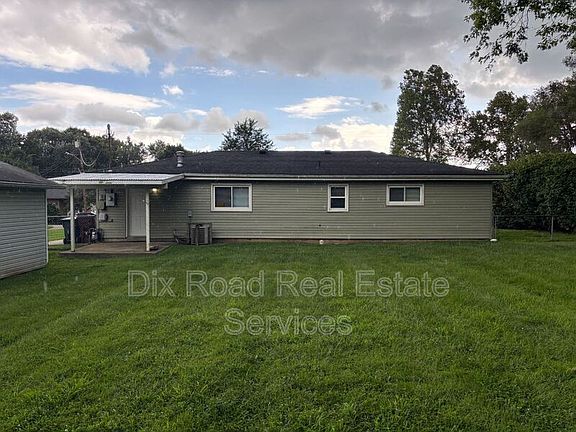 3rd image of 272 Symmes Rd