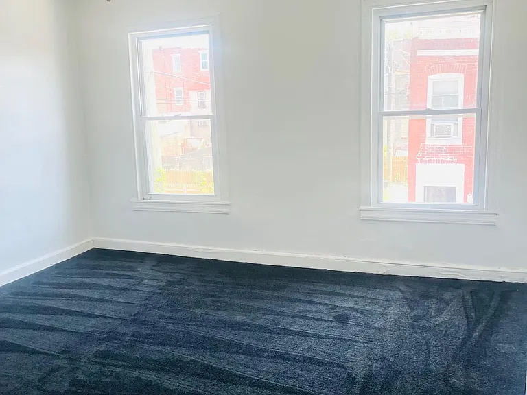 2032 Etting St — Photo 8