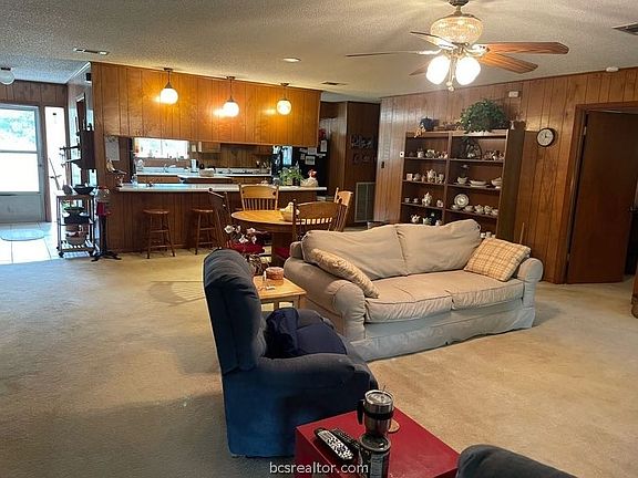 3rd image of 40 Tonkawa Dr