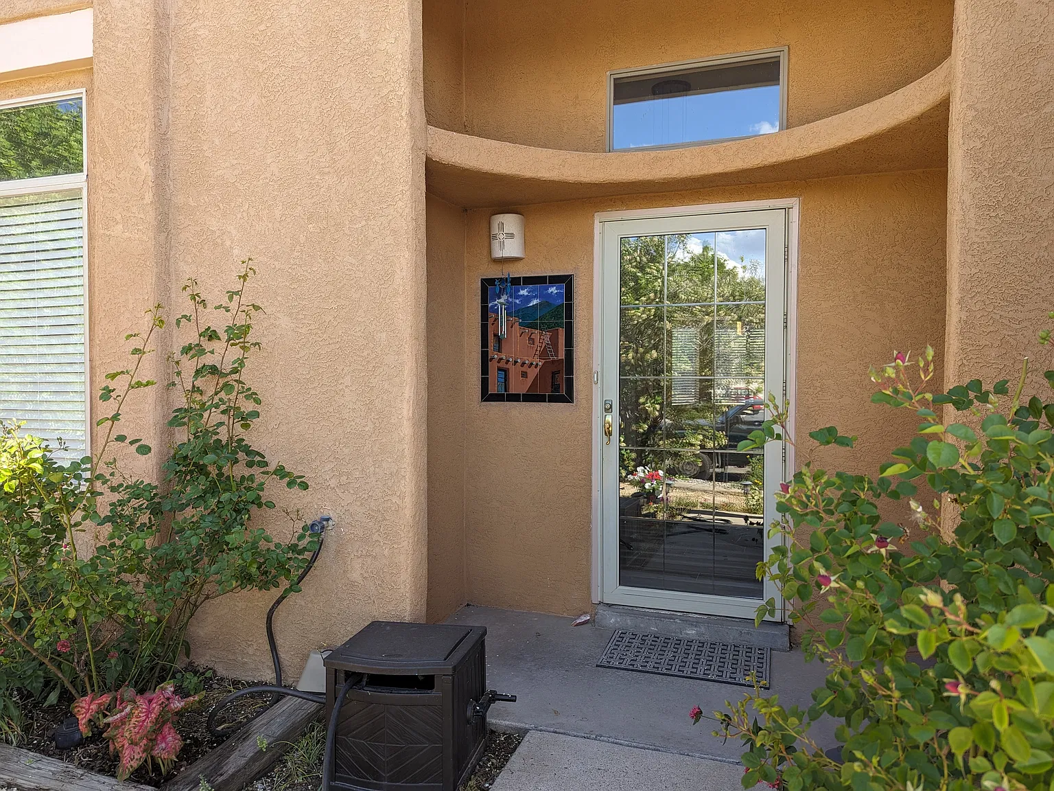 4 bed, 2.5 bath, 2130 sqft, $3,400 — Photo 2
