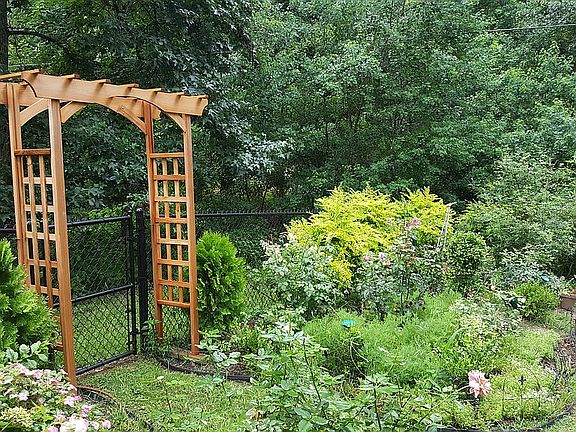 3rd image of 1923 Greentree Dr
