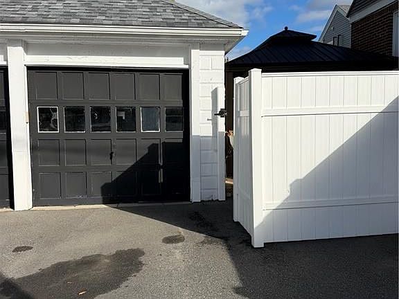 3rd image of 1173 Chalkstone Ave