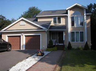 23 Vaughan Pl, Swampscott, MA 01907