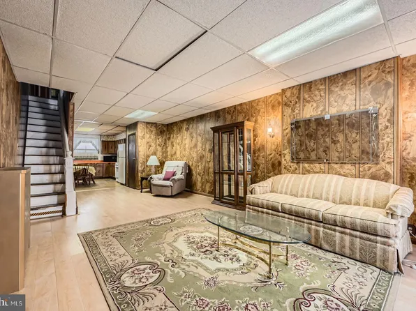 213 N Linwood Ave, Baltimore, MD 21224