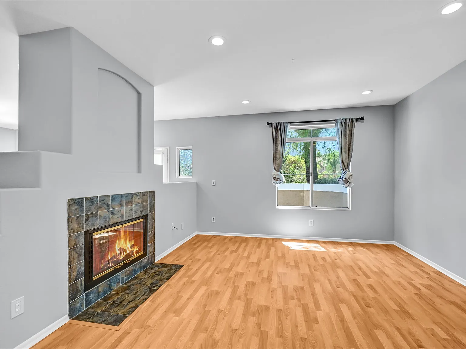 3 bed, 1679 sqft, $4,050 — Photo 3
