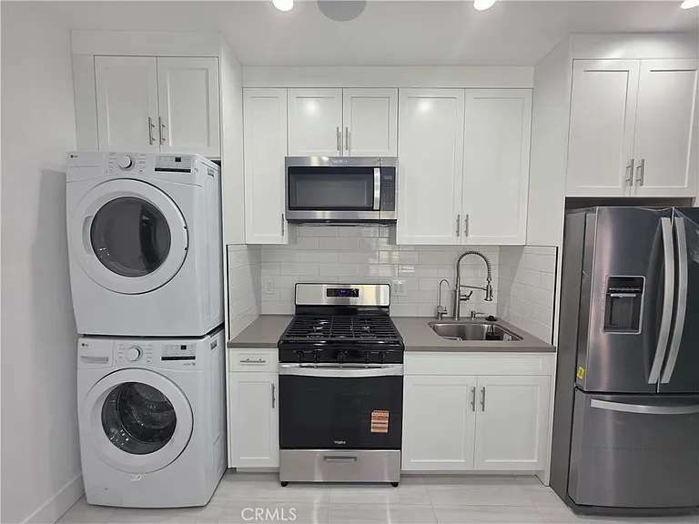 9523 Stanwin — Photo 3